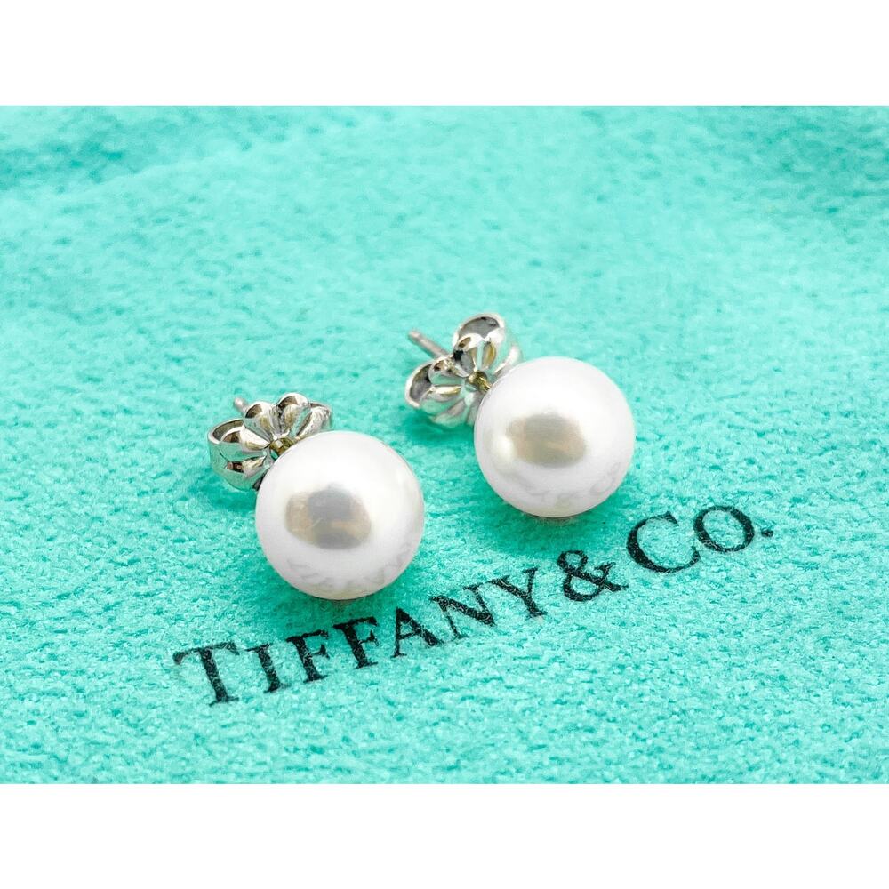 Tiffany & Co. Ziegfeld 8mm Freshwater Pearl Stud Earrings in Sterling Silver - Picture 12 of 16